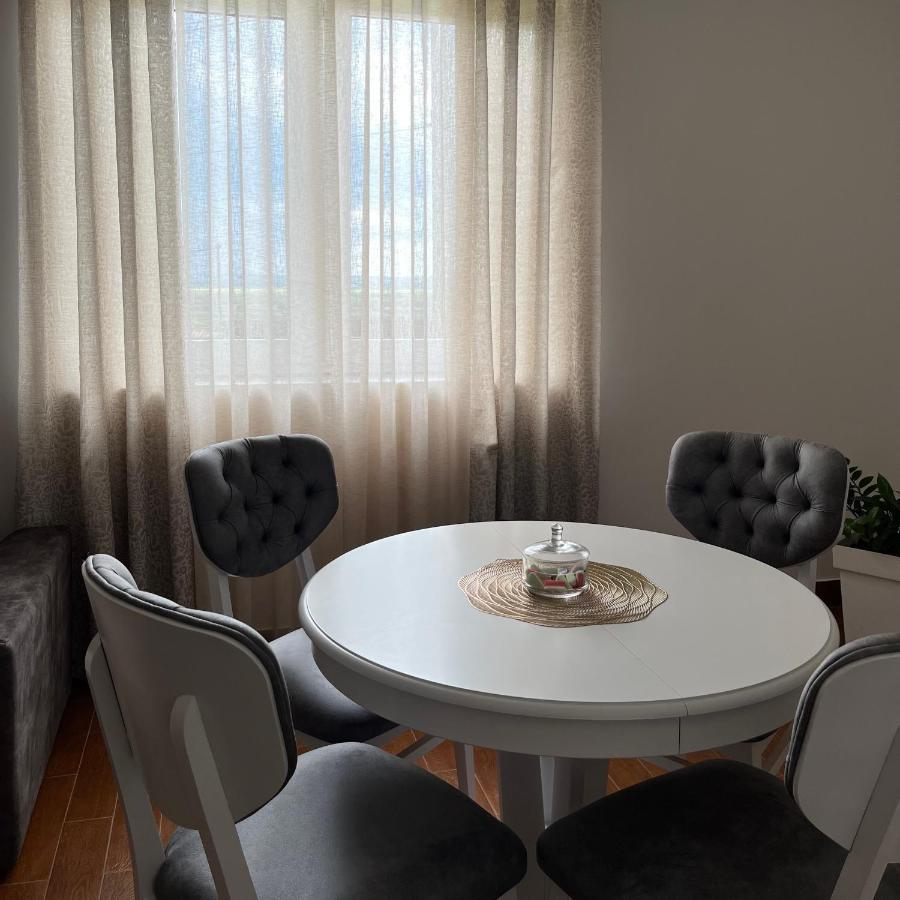Surčin Apartment Ledine Bagian luar foto