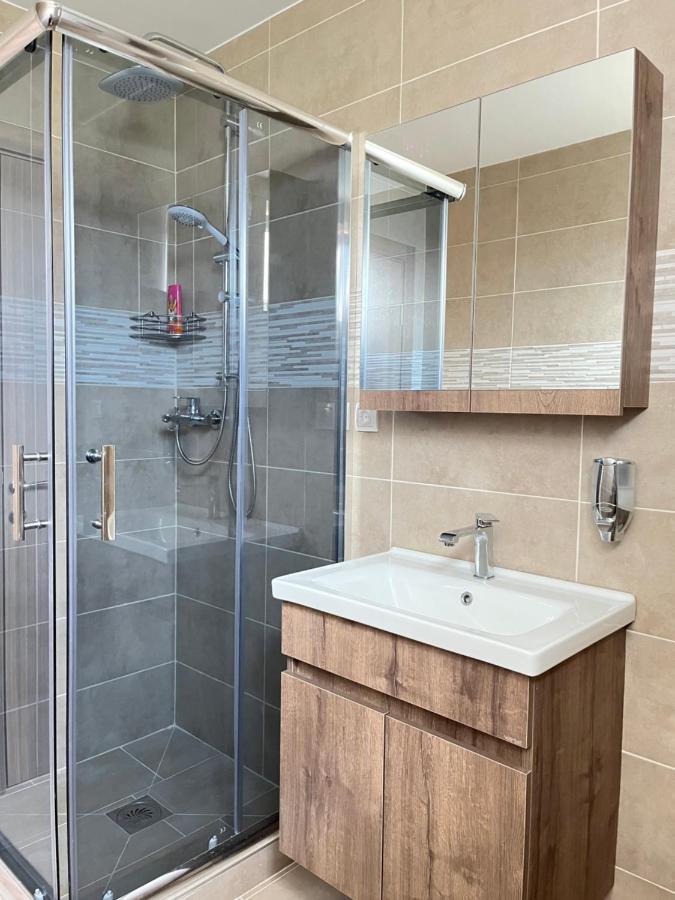 Surčin Apartment Ledine Bagian luar foto